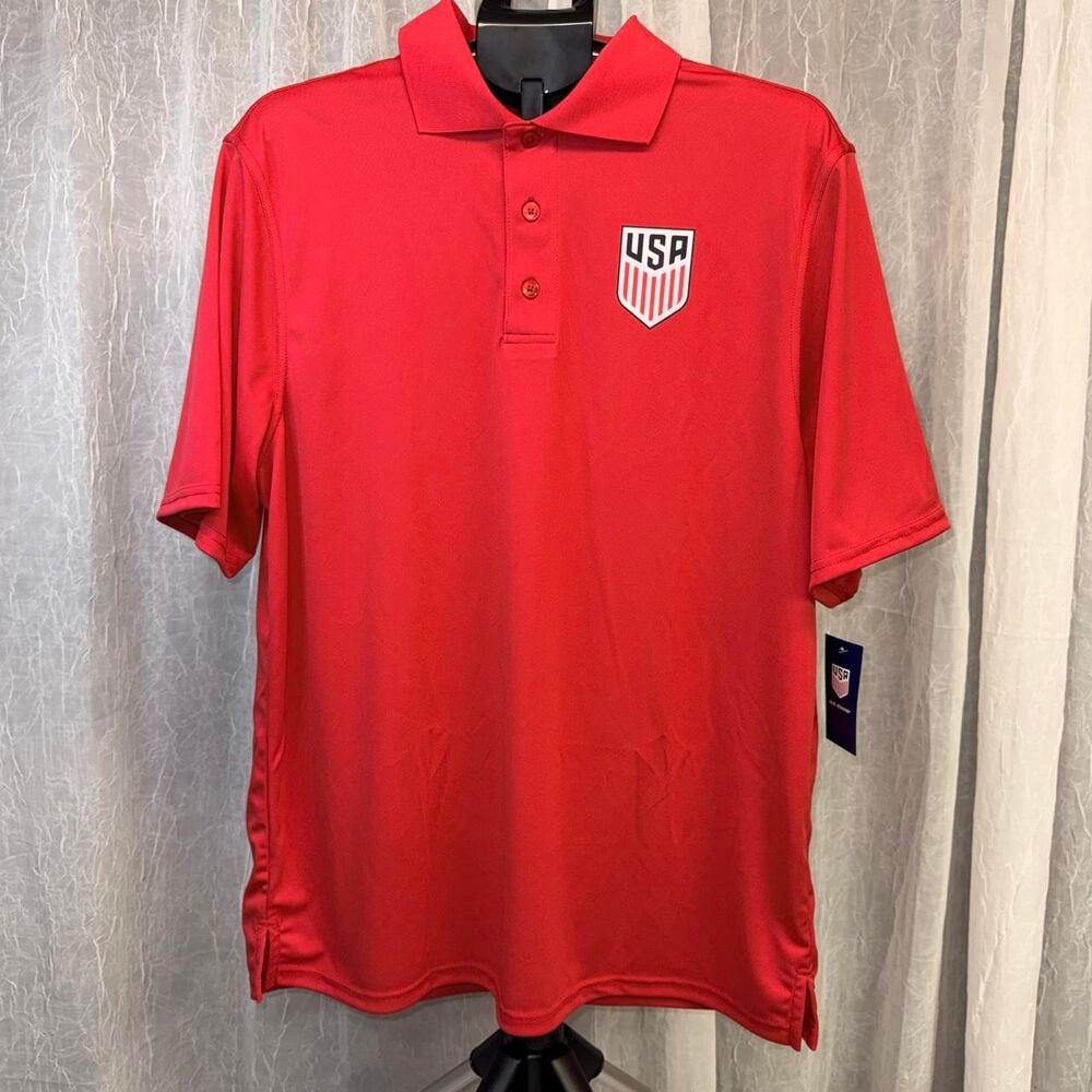 Brand new with tags U.S. Soccer men’s polo shirt by Icon Sports. size L